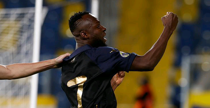 Kwabena Owusu scores for Ankaragücü against Boluspor