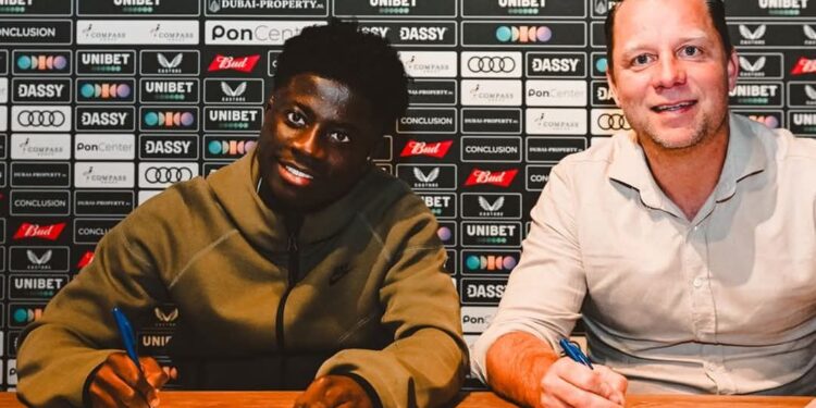 Young Ghanaian star Nana Gyamfi celebrates move to FC Utrecht