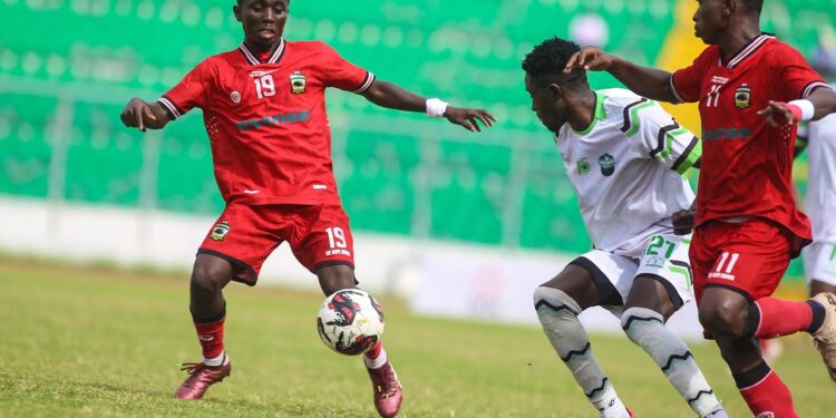 Match Report: Kwame Opoku bags brace as Asante Kotoko crush Dreams FC 4-1 to stay in title race with three games to go