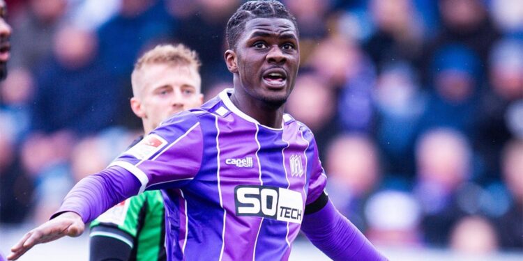 German-born Ghanaian defender Maxwell Gyamfi signs for FC Kaiserslautern