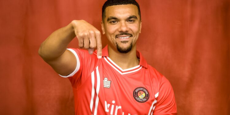 Kwesi Appiah returns to Ebbsfleet after prolific season with Boreham Wood