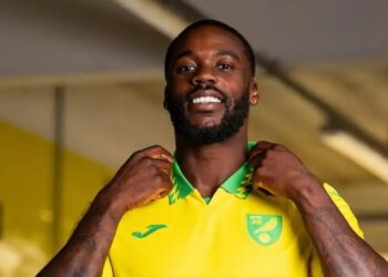Norwich City sign Jeffery Schlupp on a one-year deal