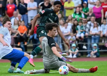 German-Ghanaian youngster Salim Amani Musah signs first professional contract at Werder Bremen