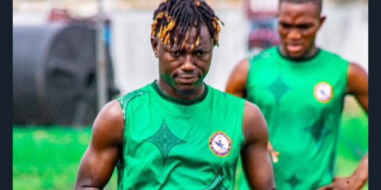 Emmanuel Sarpong begins pre-season with Berekum Chelsea after Hearts of Oak move falls through