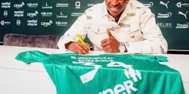 Ghanaian defender Henry Oware signs contract extension with Lommel SK