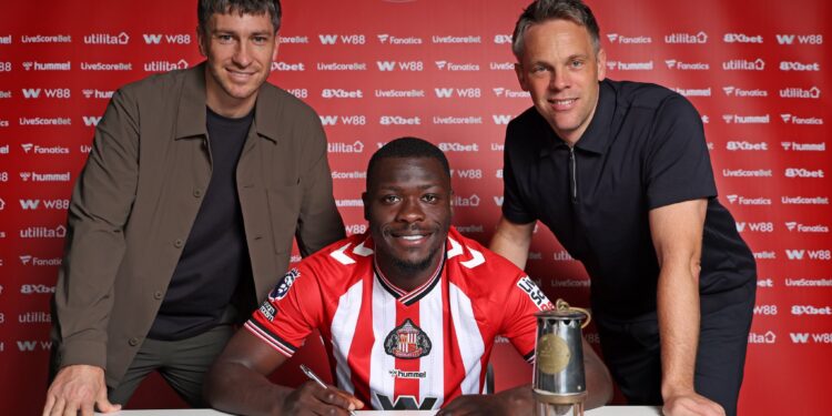 Bryan Brobbey seals €20m deadline day move to Sunderland from Ajax