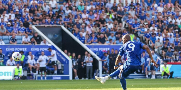 Jordan Ayew on target as 10-man Leicester battle to 2–2 draw at Oxford United