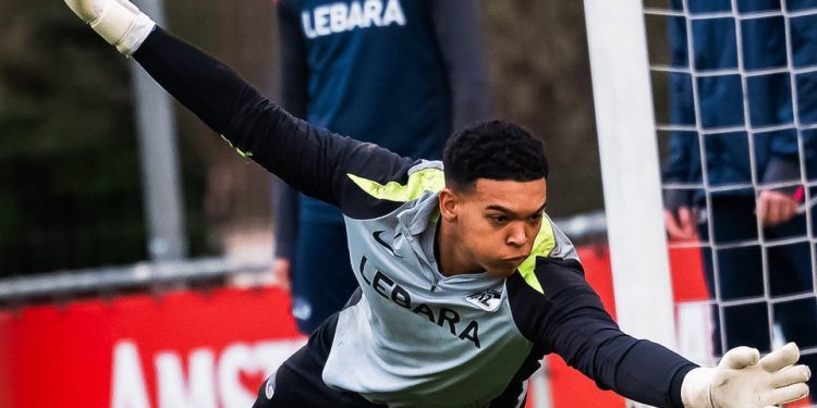 Jayden Owuro shines again with clean sheet as AZ Alkmaar edge Slovan Bratislava