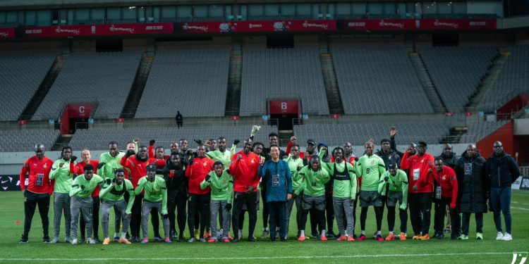 Ghana’s Ambassador to South Korea, Kojo Choi, visits Black Stars ahead of friendly match